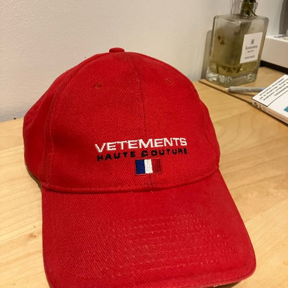 Vetements haute couture hat - Picture 3 of 5